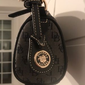 Dooney & Bourke